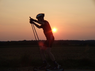 Cross-Skater-im-Sonnenuntergang